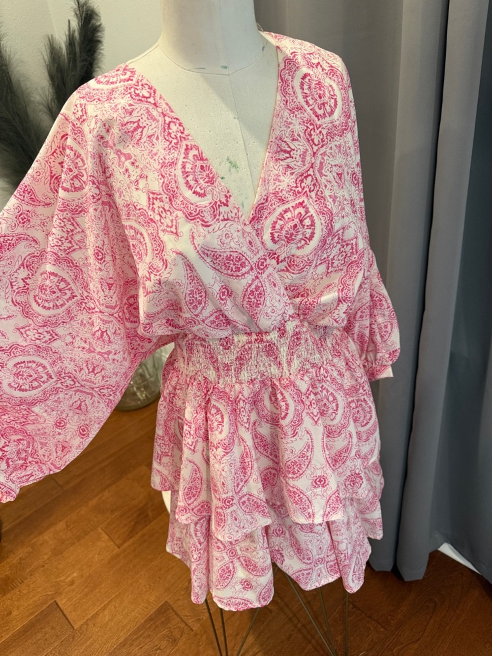 entro Pink Paisley V-Neck Tiered Mini Dress